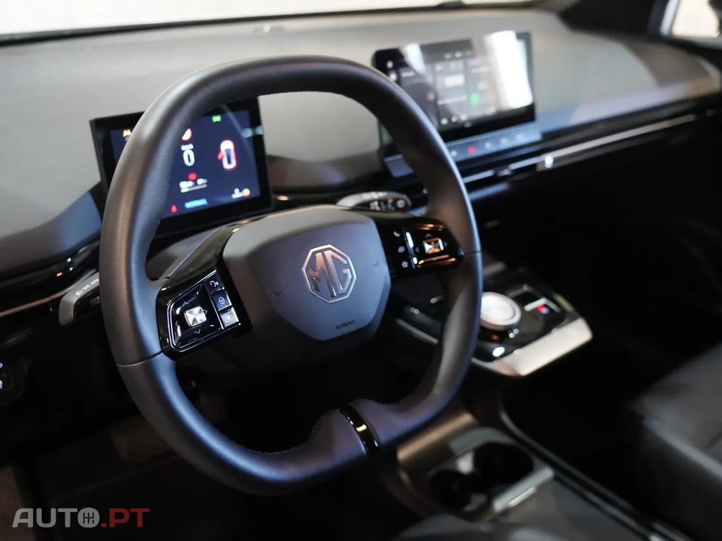 MG MG4 64 kWh XPower Luxury
