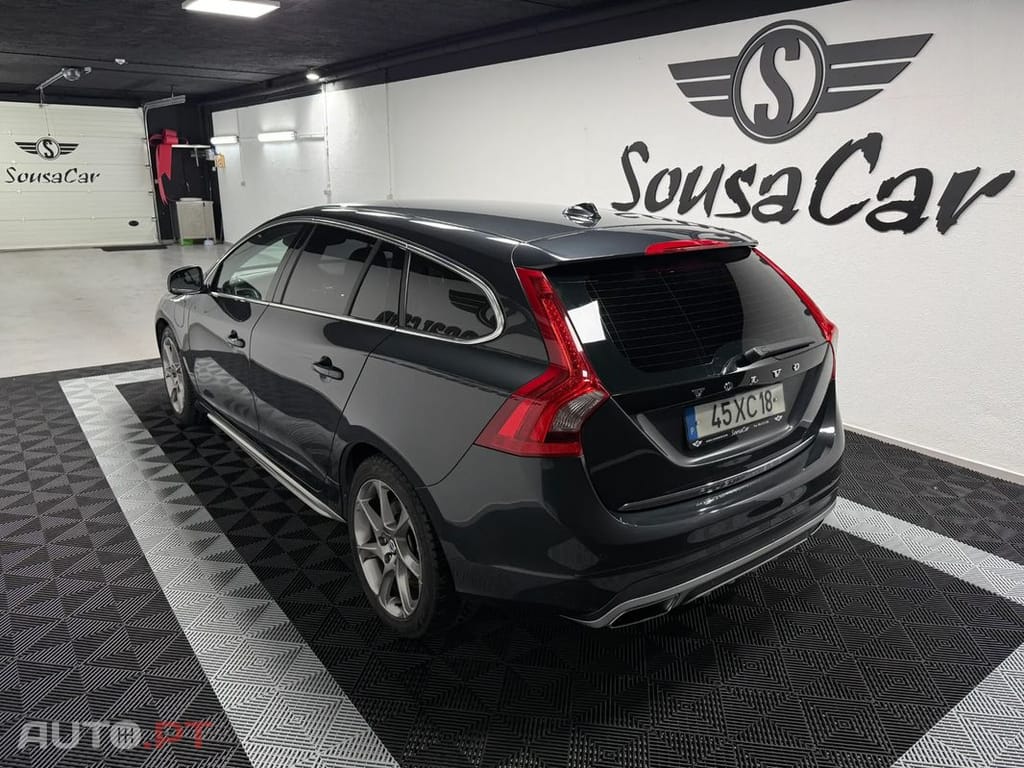Volvo V60 D6 Plug-In-Hybrid AWD Geartronic Summum