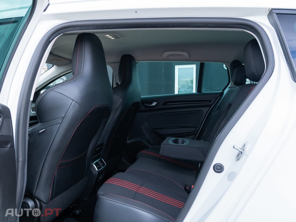Renault Mégane Sport Tourer 1.5 Blue dCi R.S. Line EDC