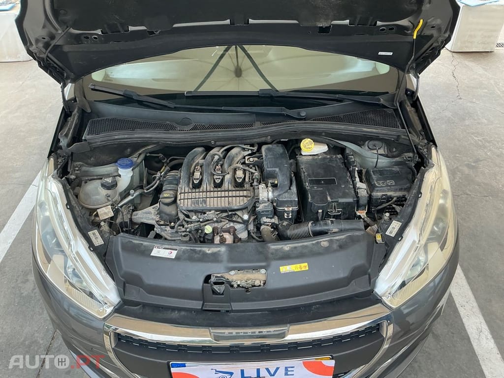 Peugeot 208 1.2 PureTech Signature