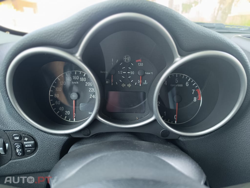 Alfa Romeo 147 1.6 TS Distinctive