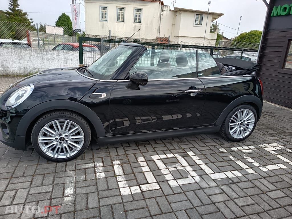 MINI Cabrio Cooper Premium Resolute Edition Auto