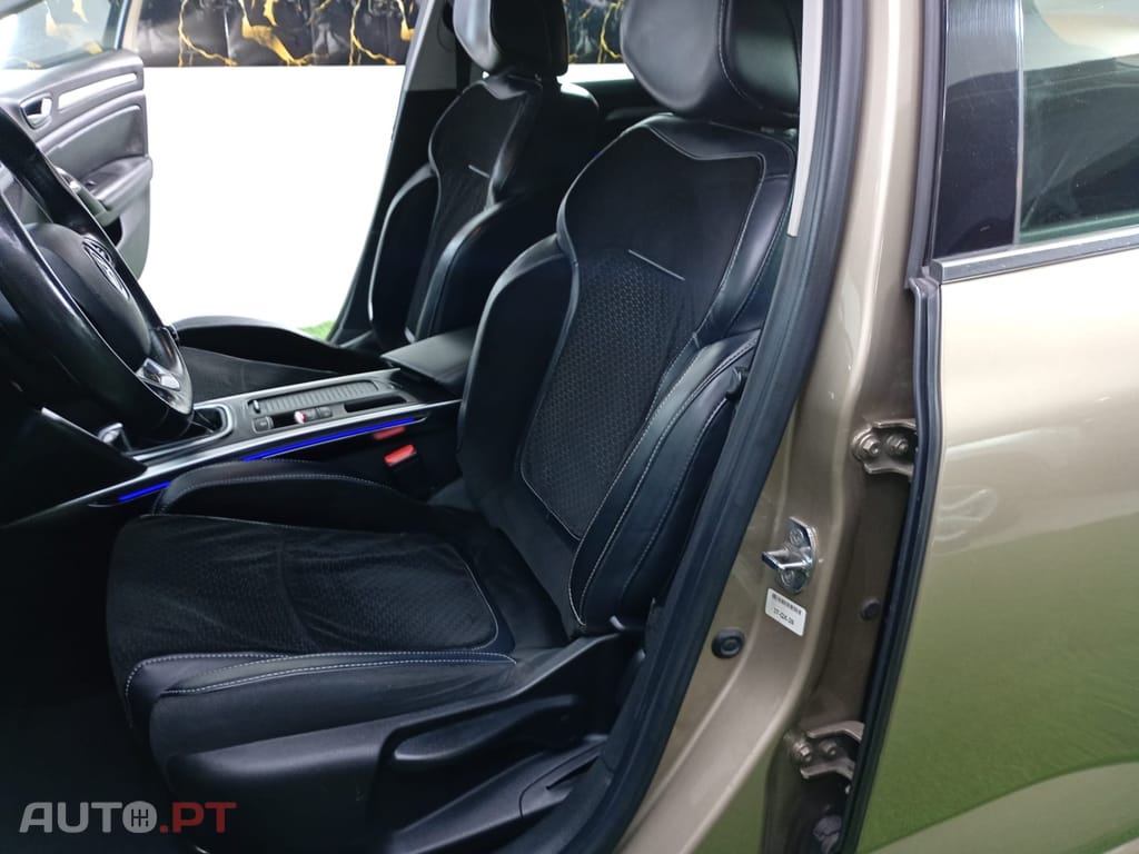 Renault Clio Outro