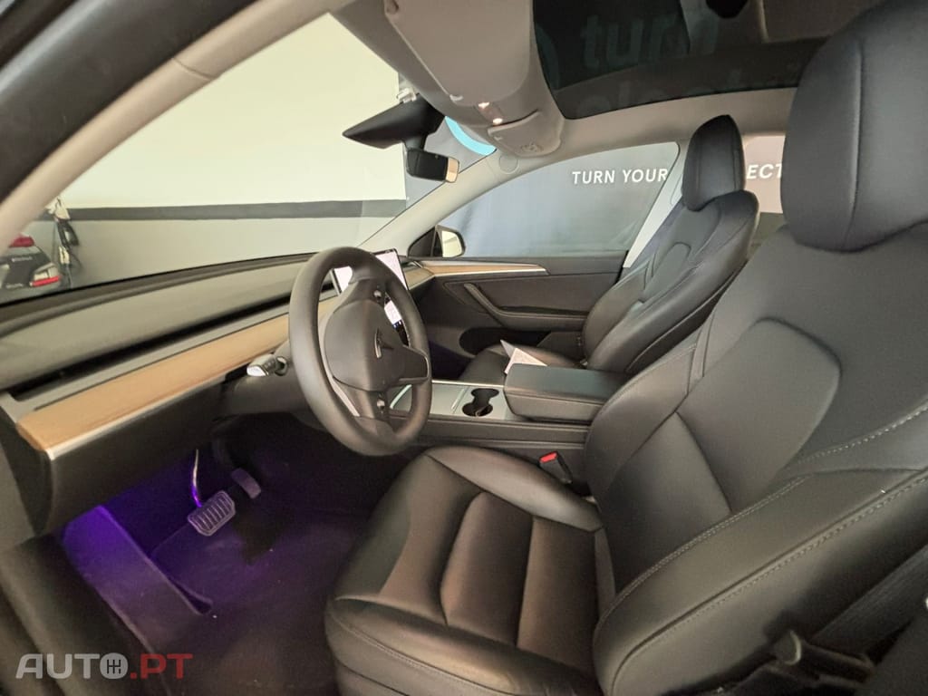 Tesla Model Y RWD