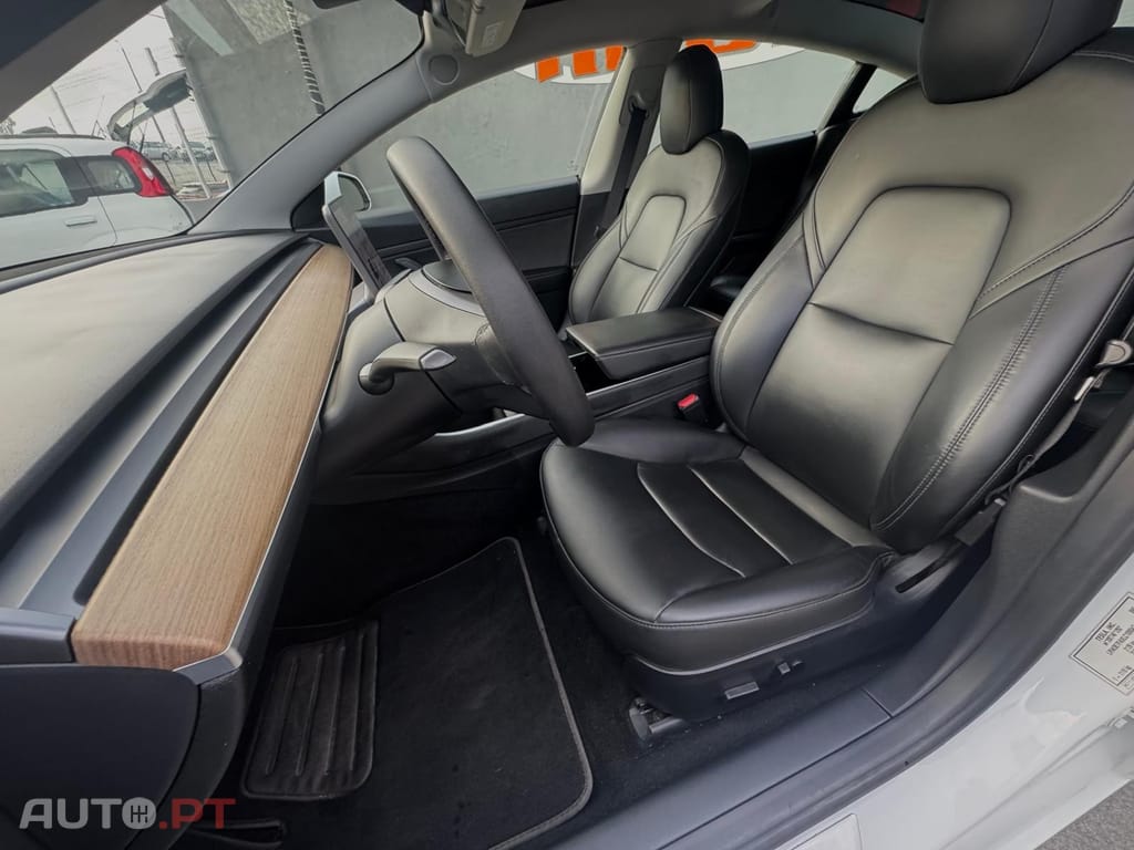 Tesla Model 3 Standard Range Plus RWD