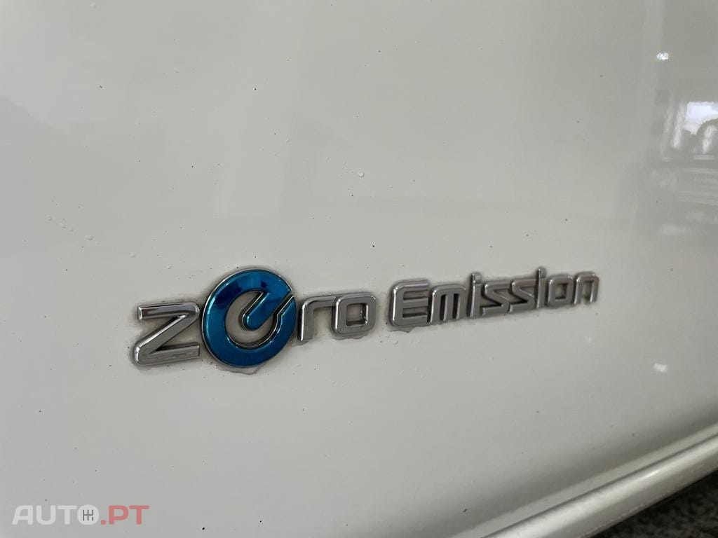 Nissan Leaf Acenta Limited Edition Flex