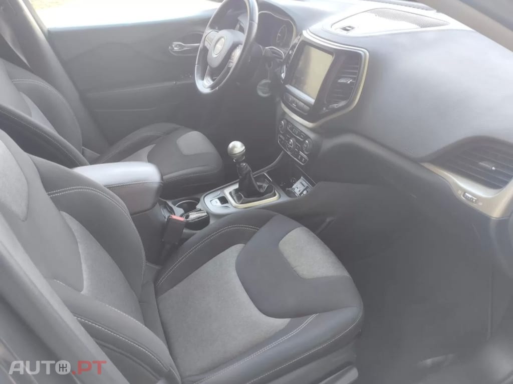 Jeep Cherokee 2.0 MJD Longitude — fotografia 16