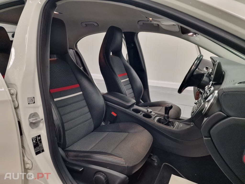 Mercedes-Benz A 180 CDi BlueEfficiency AMG Line