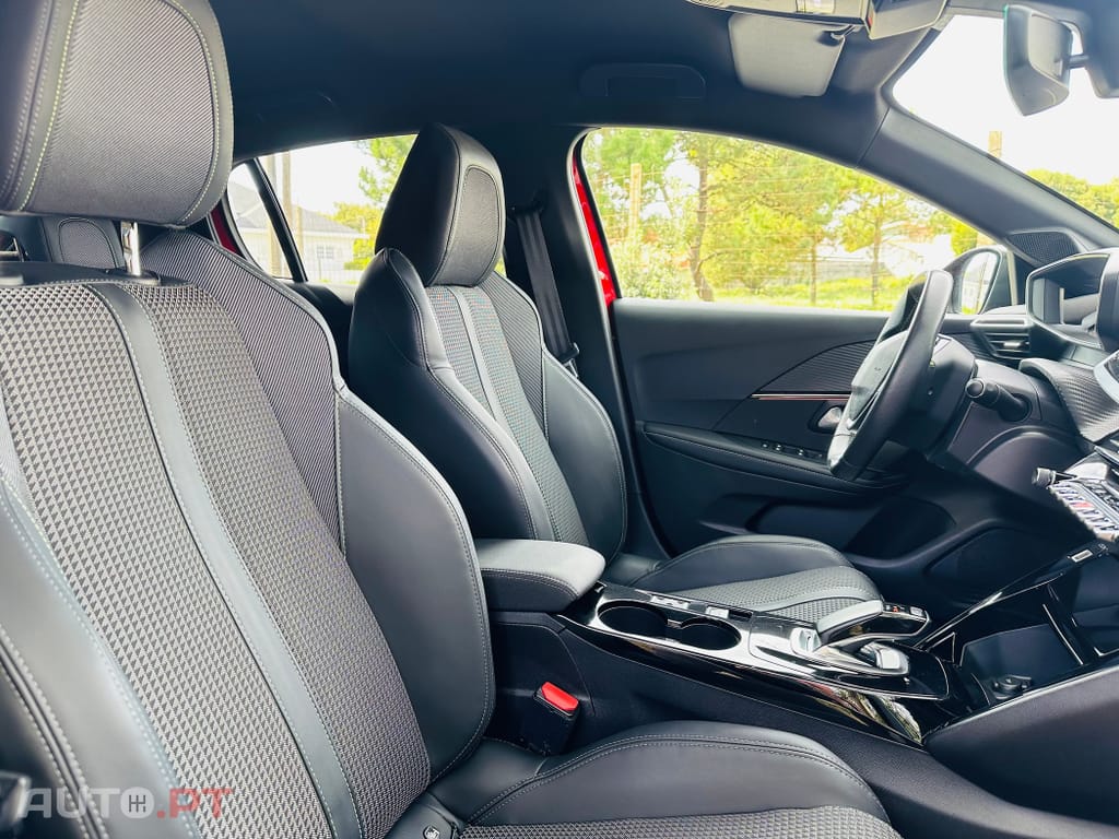 Peugeot 208 GT