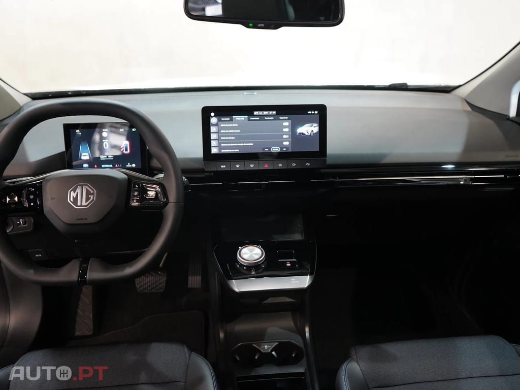 MG MG4 64 kWh Luxury