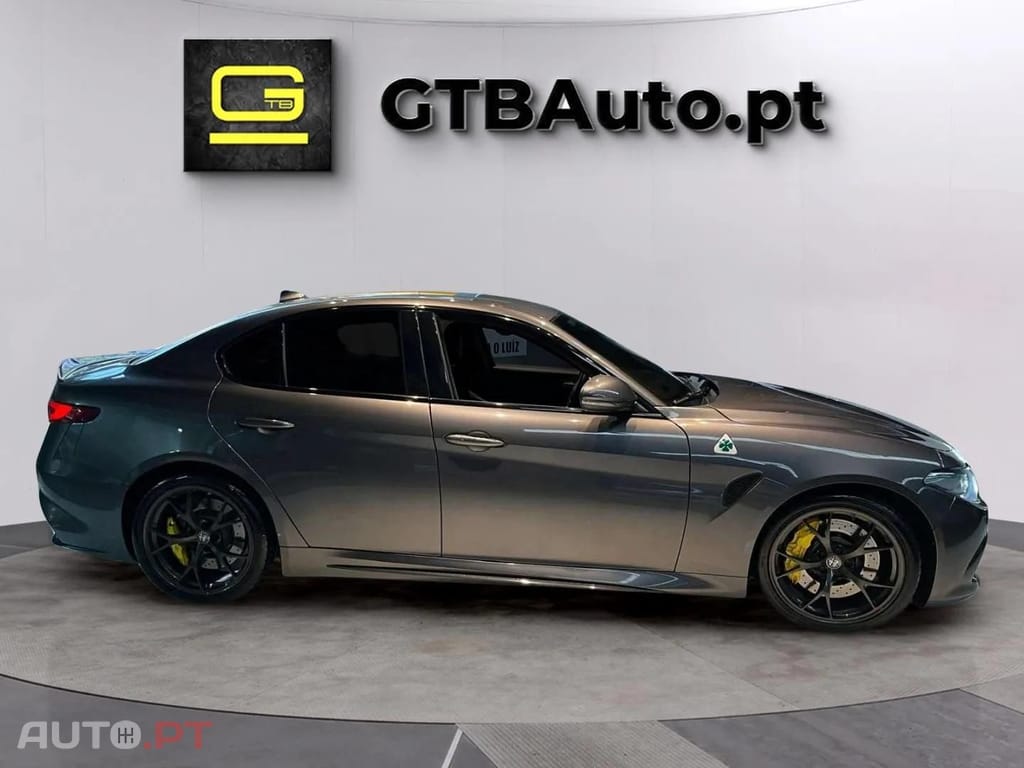 Alfa Romeo Giulia Quadrifoglio bi-turbo 510cv