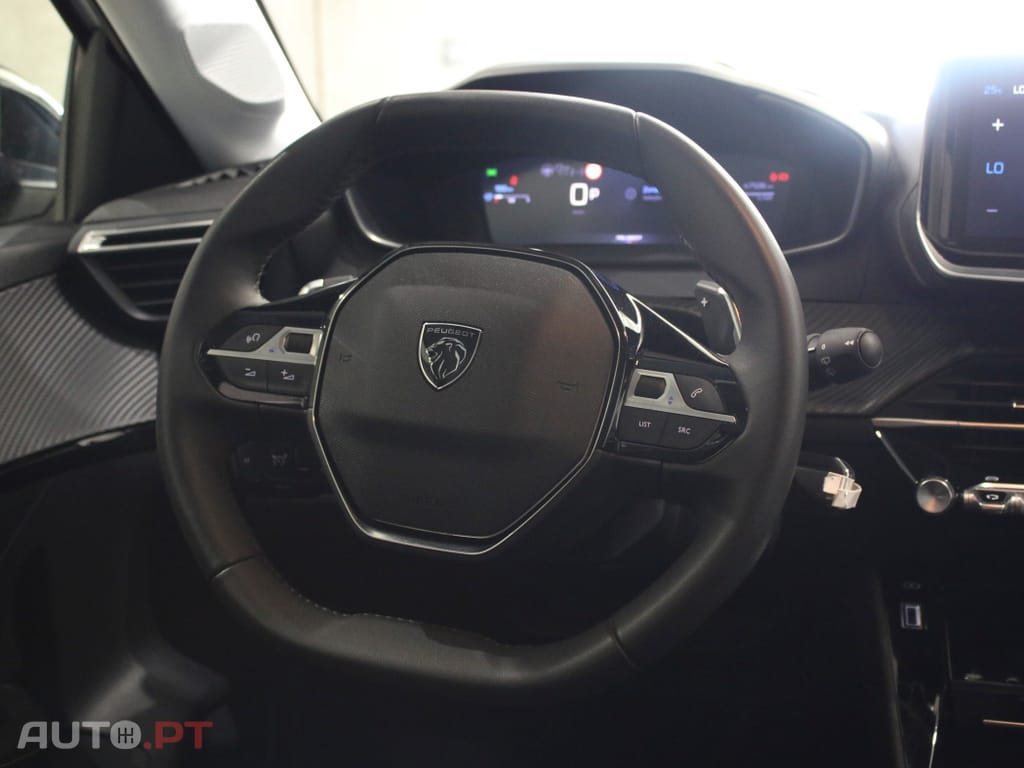 Peugeot 208 1.2 Hybrid Allure e-DCS6