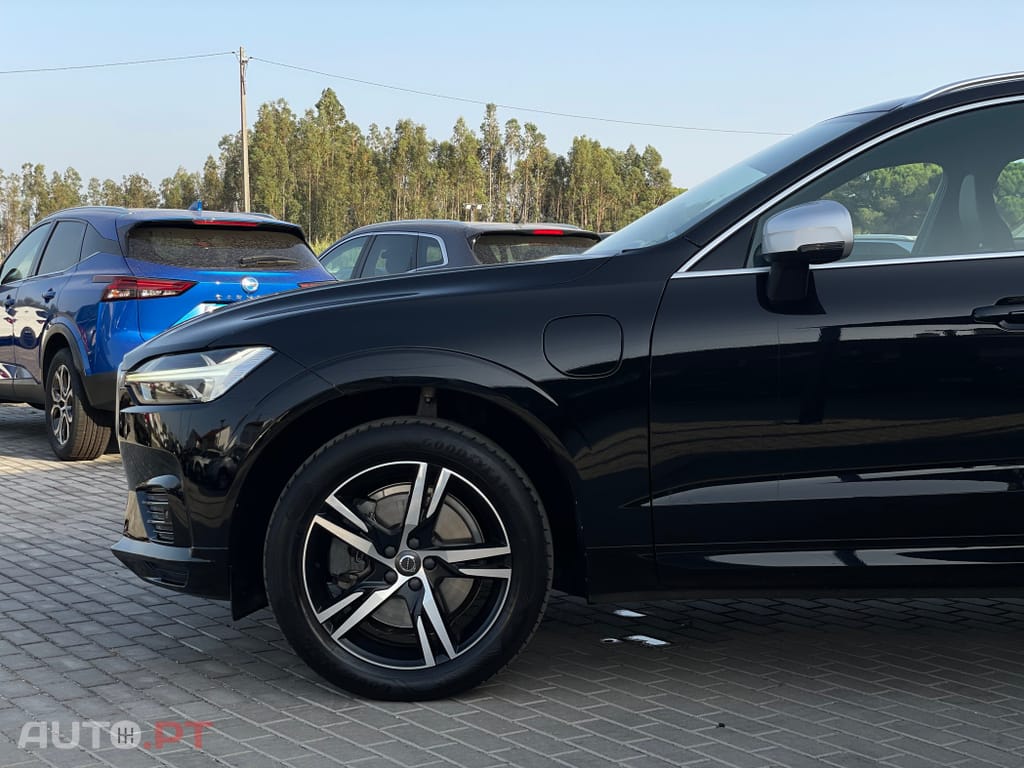 Volvo XC60 2.0 T8 PHEV R-Design AWD