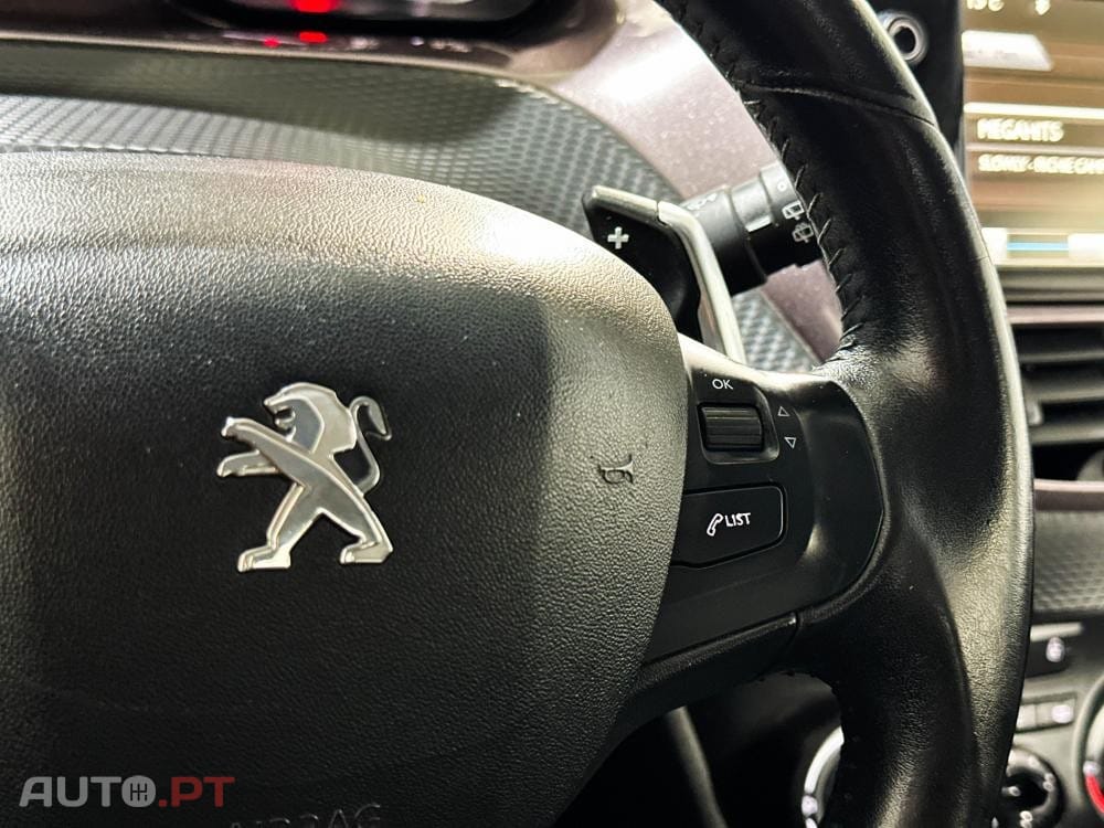 Peugeot 2008 1.6 e-HDi Allure 2-Tronic