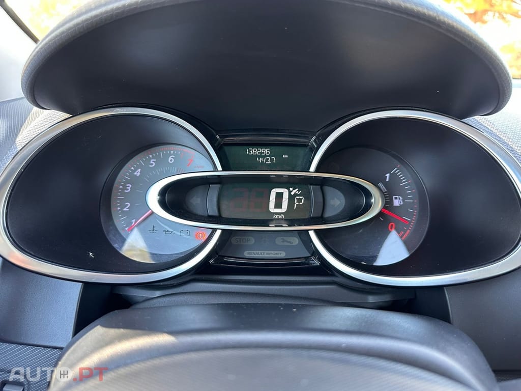 Renault Clio Sport Tourer 1.2 TCE GT EDC