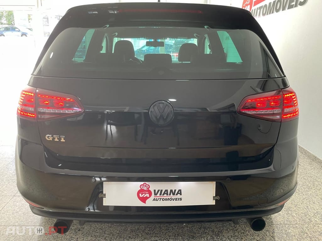Volkswagen Golf 2.0 TSI GTI DSG