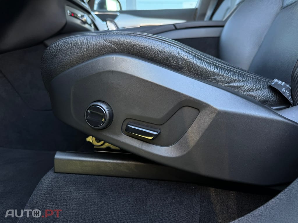 Volvo XC90 2.0 T8 PHEV Inscription Expression AWD