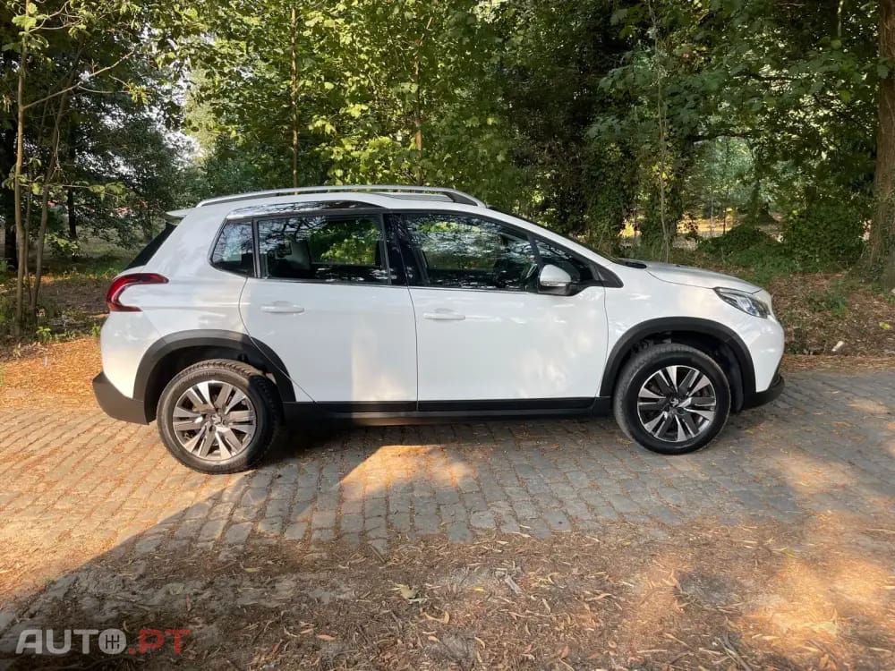 Peugeot 2008 1.2 PureTech Allure