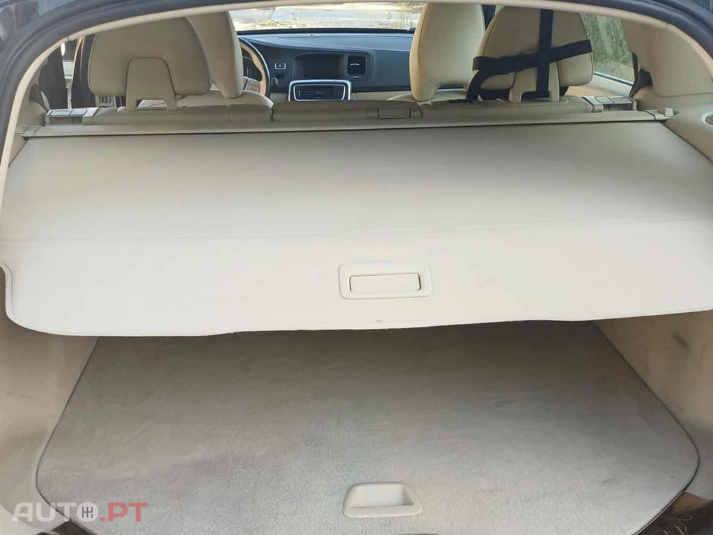 Volvo V60 2.0 D5 225cv Summum Geartronic 8vel