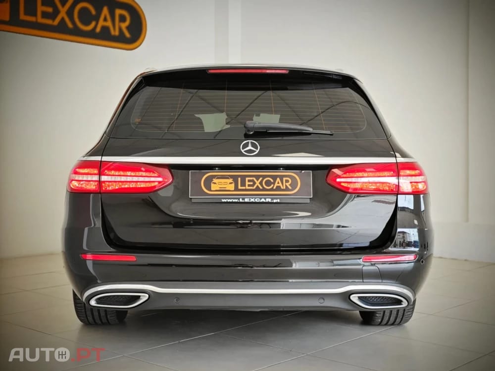 Mercedes-Benz E 220 Exclusive — fotografia 32
