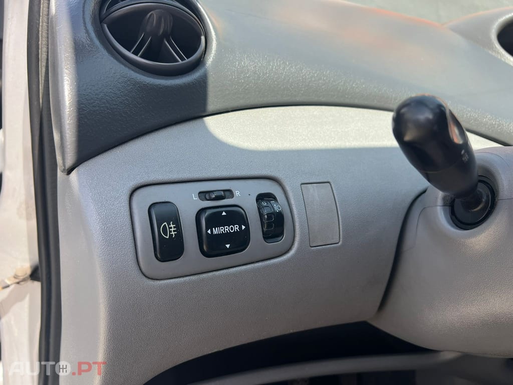 Toyota Yaris 1.0 Base C/Radio