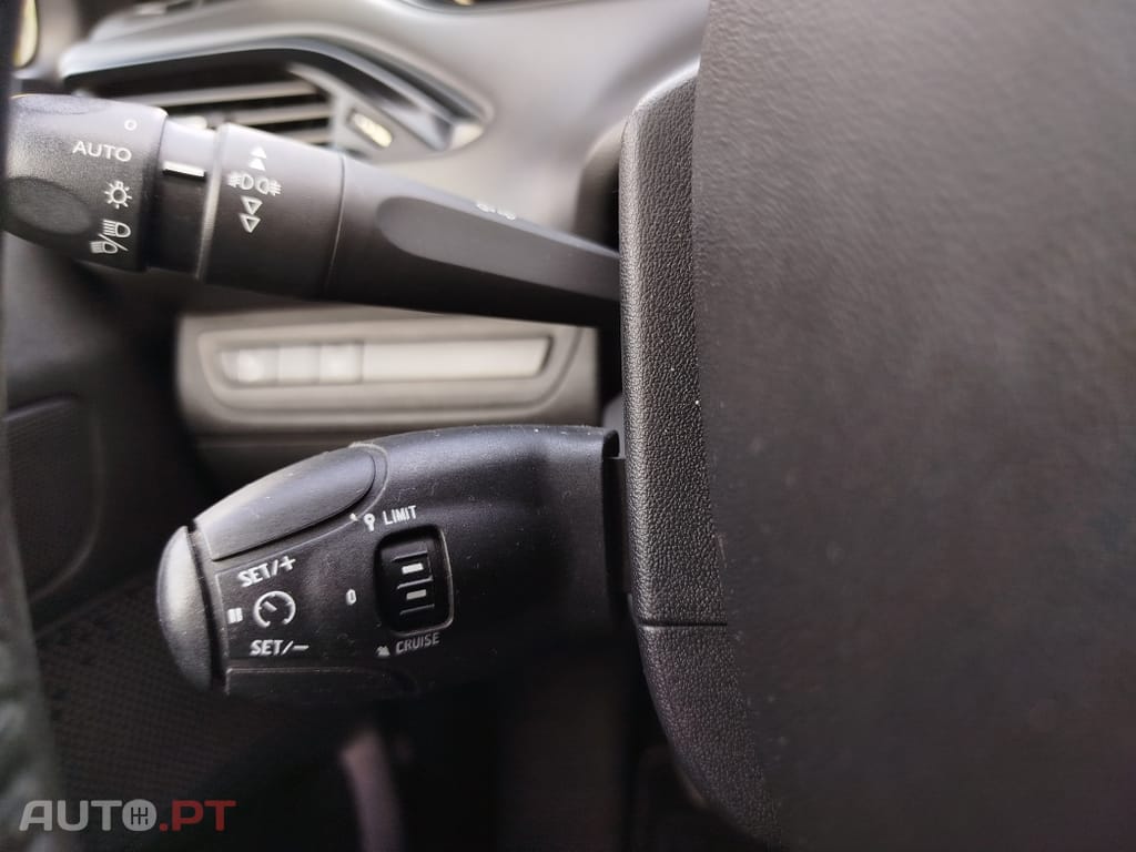 Peugeot 208 1.5 BlueHDi Signature