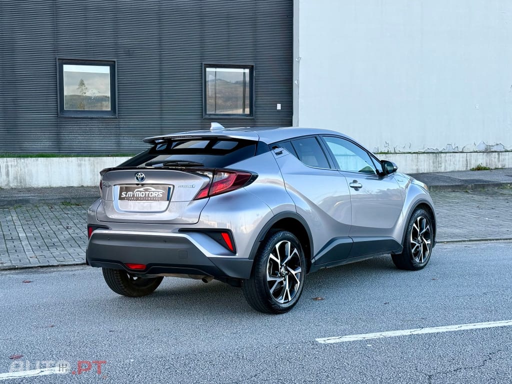Toyota C-HR 1.8 Hybrid Square Collection
