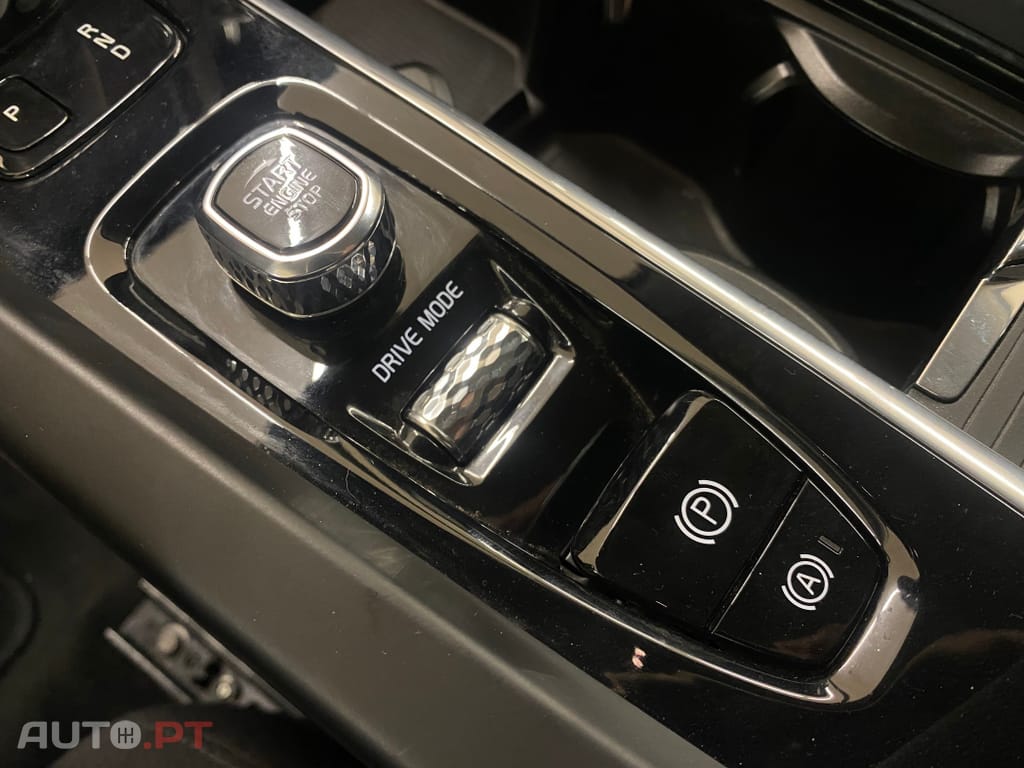 Volvo XC60 2.0 B4 R-Design Geartronic