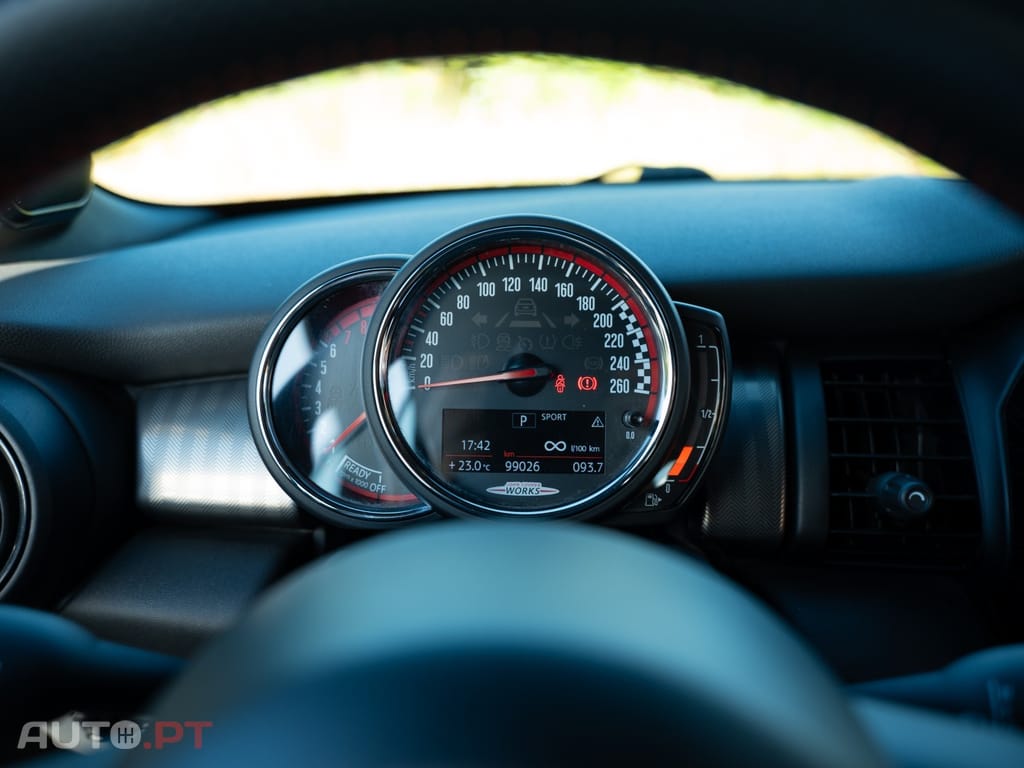 MINI Cabrio John Cooper Works Auto Desportiva