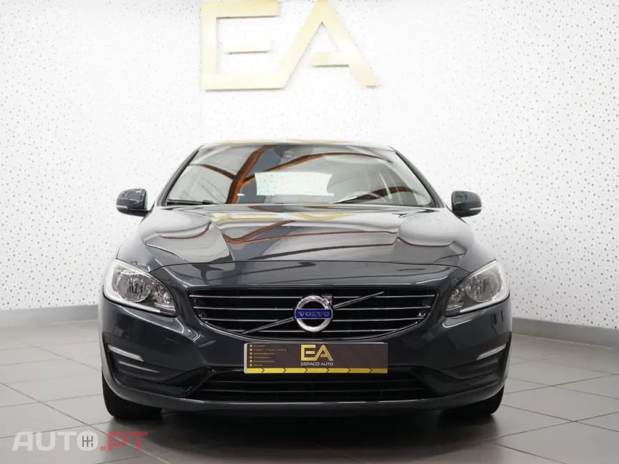 Volvo V60 2.4 D6 Momentum AWD Phev