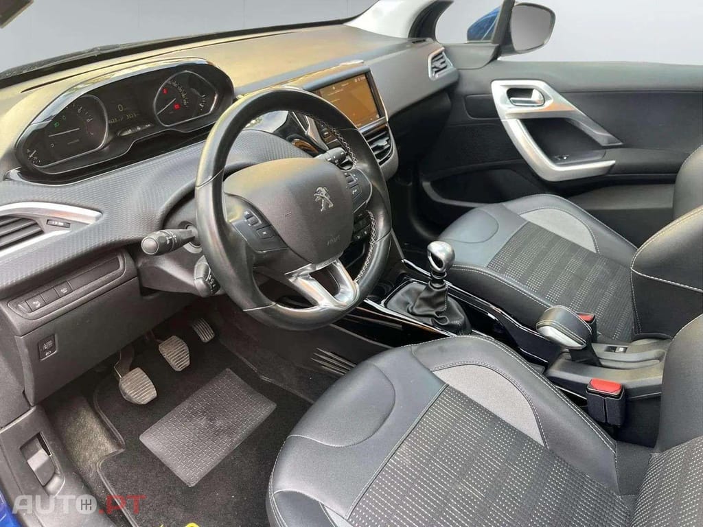 Peugeot 2008  1.2 PureTech Allure CROSSWAY