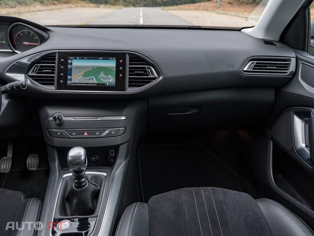 Peugeot 308 1.2 PureTech Allure J17