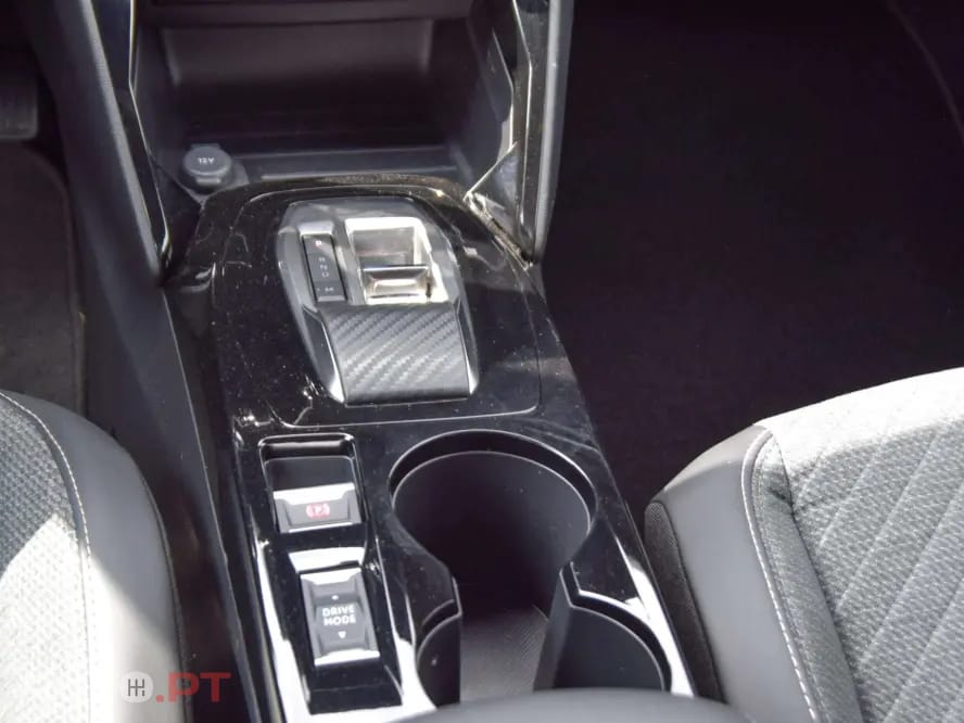 Peugeot 2008 1.2 Hybrid Allure e-DCS6