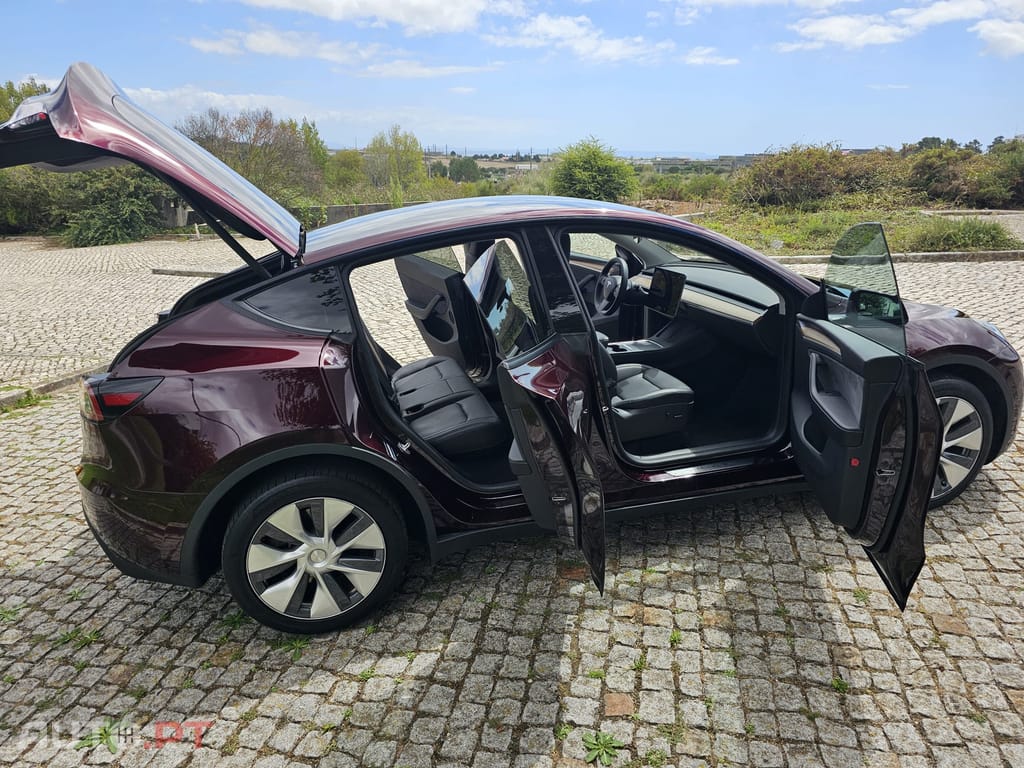 Tesla Model Y Long Range AWD