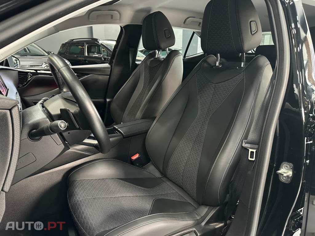 DS DS4 E-Tense Trocadero Cross EAT8