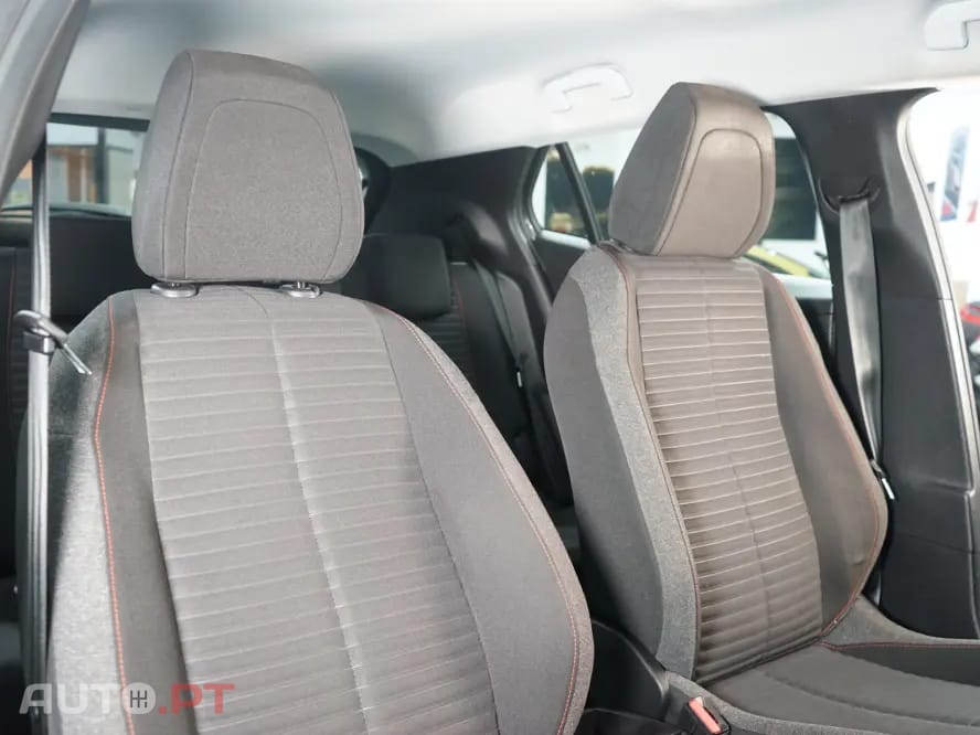 Peugeot 2008 1.2 PureTech Allure