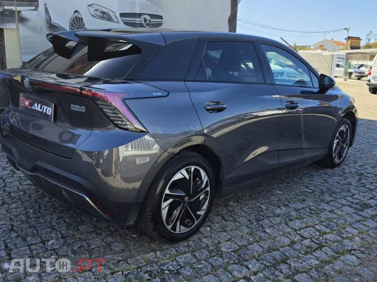 MG MG4 64 kWh Luxury