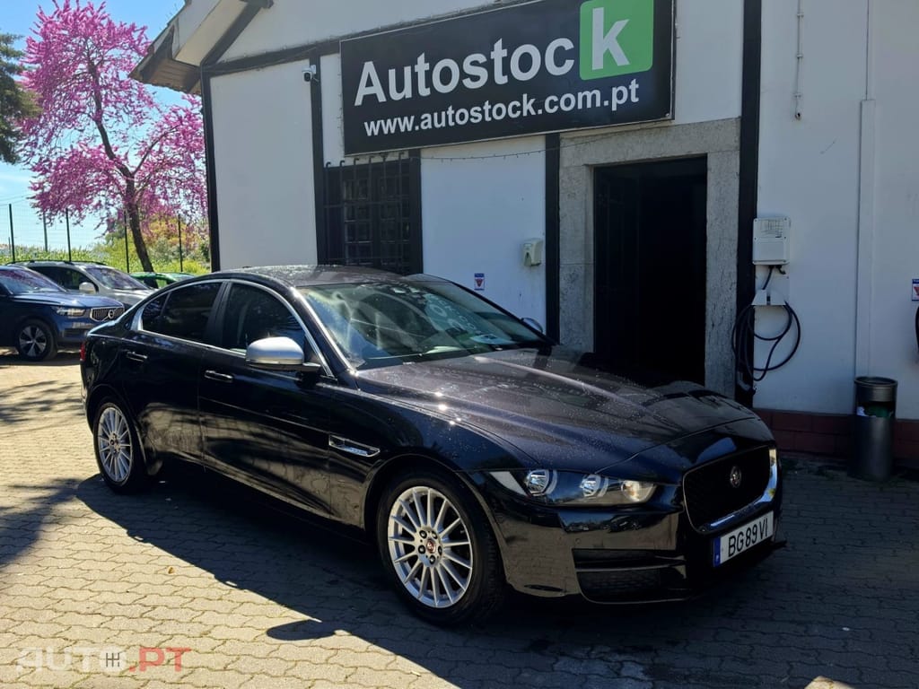 Jaguar XE E-Performance Pure