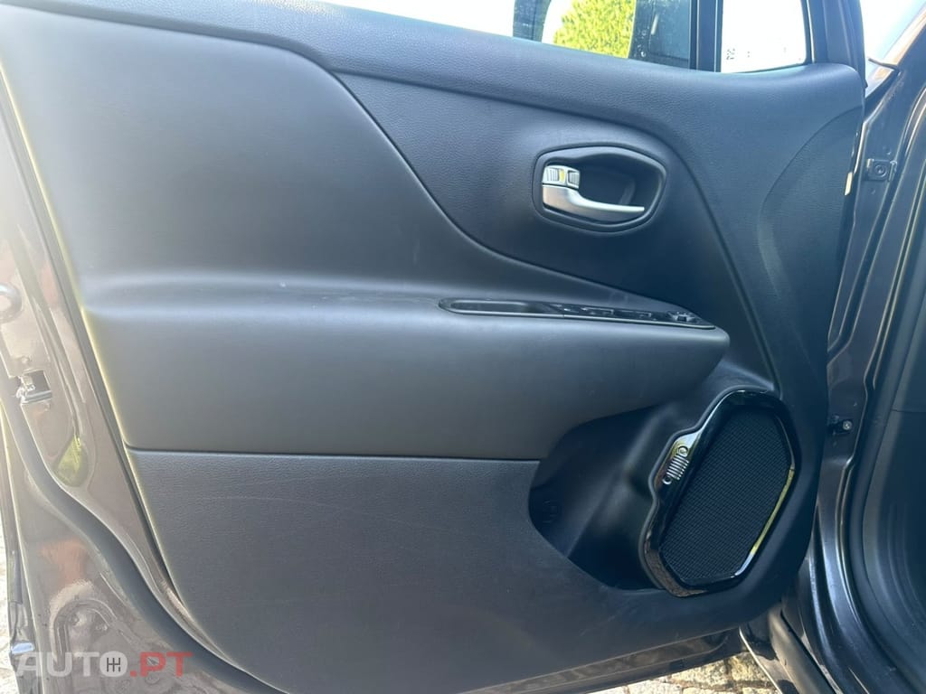 Jeep Renegade MTX Black Star