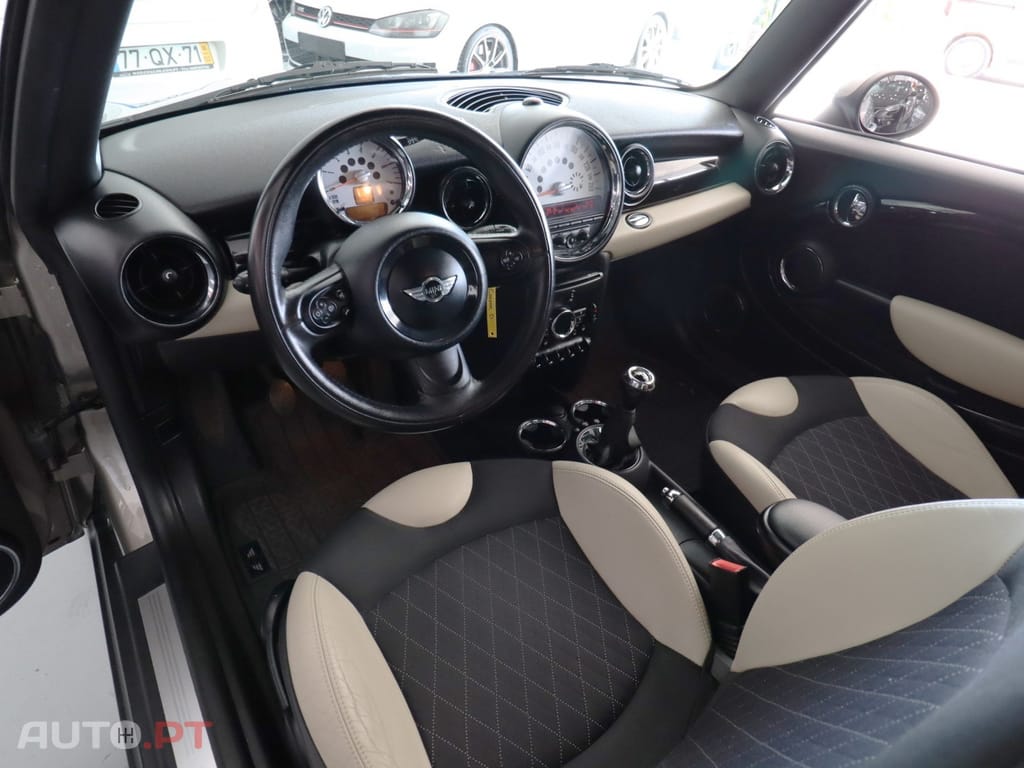 MINI Cooper Cooper D