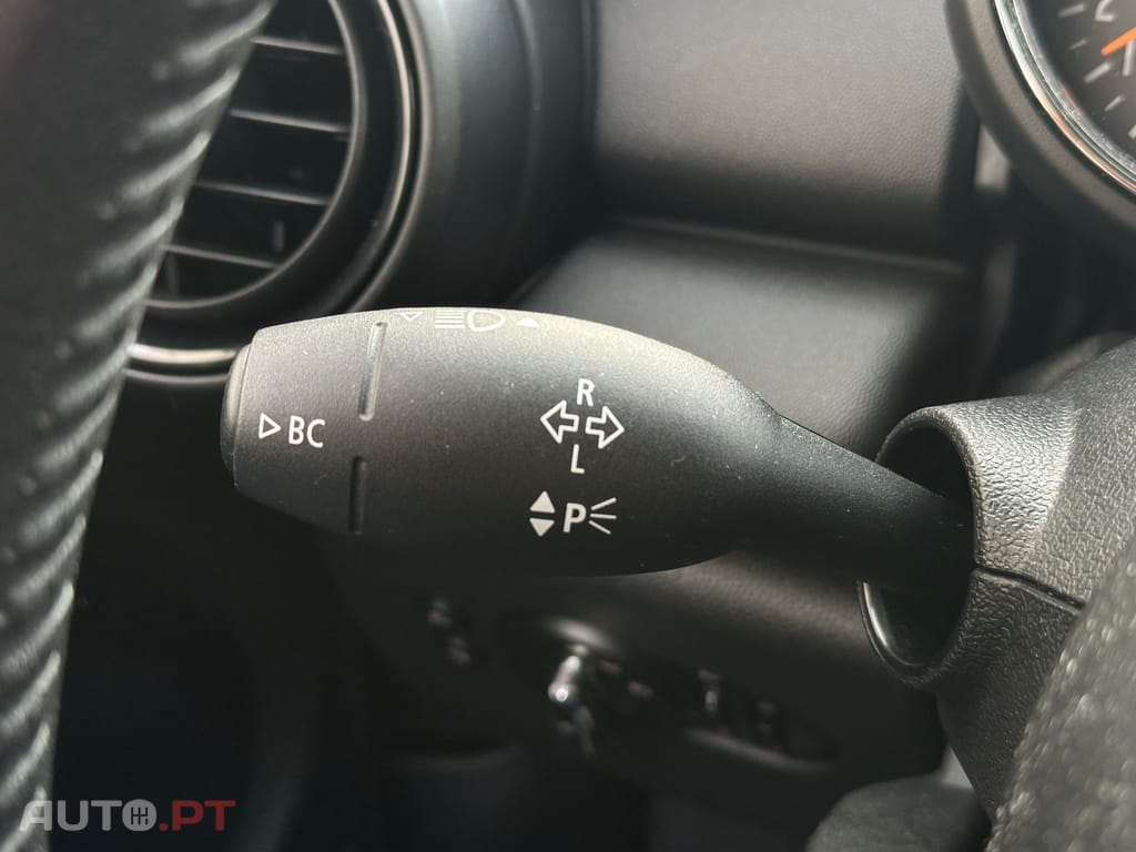 MINI Cooper One Blackyard