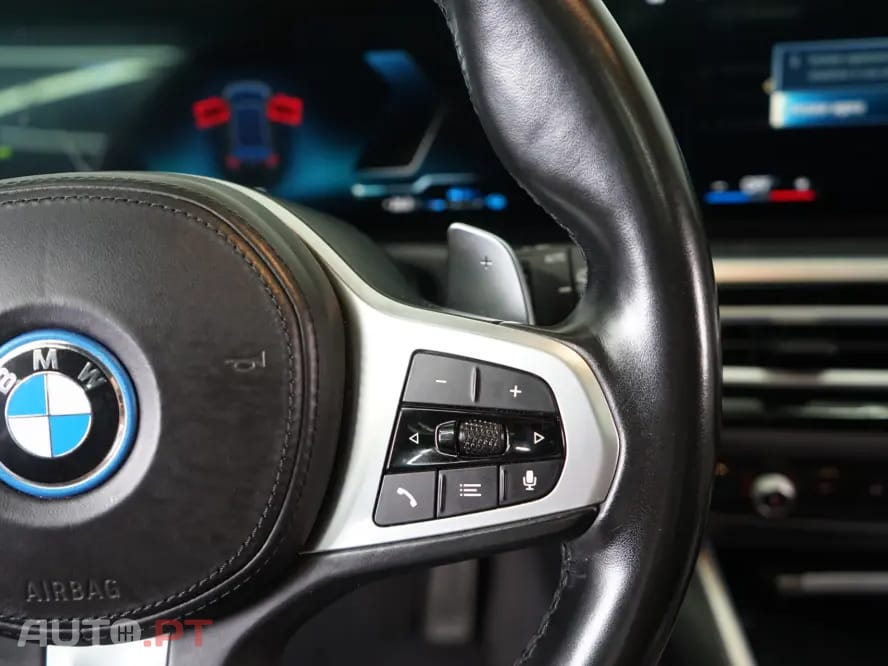 BMW 330 e iPerformance Sport Line