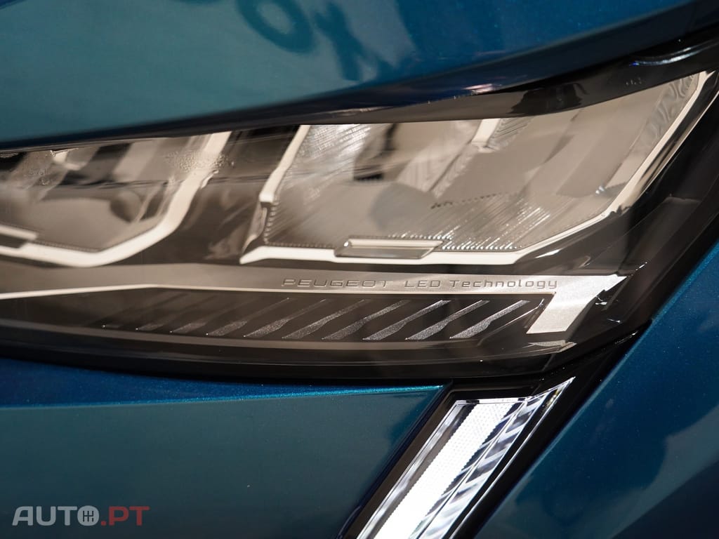 Peugeot 408 1.2 PureTech Allure EAT8