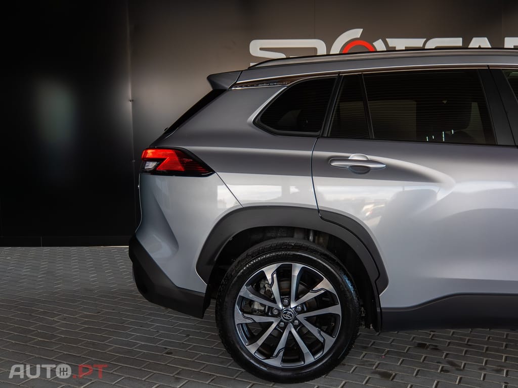 Toyota Corolla Cross 2.0 Hybrid Luxury