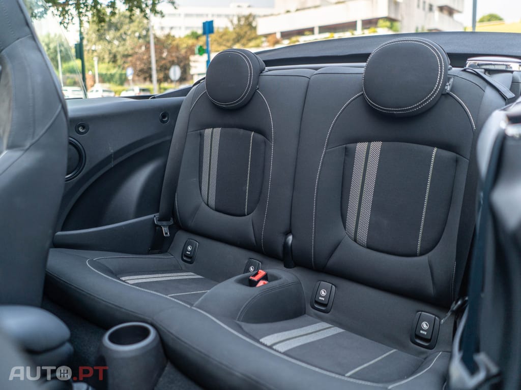 MINI Cabrio Cooper Premium Extra JCW Auto