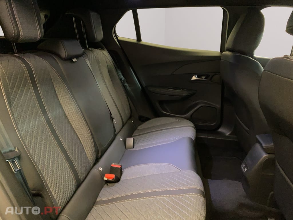 Peugeot E-2008 54 kWh Allure