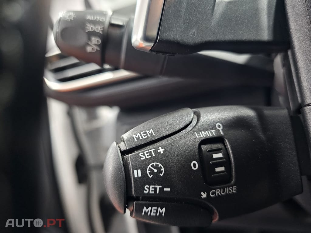 Peugeot 5008 1.2 PureTech Allure EAT8