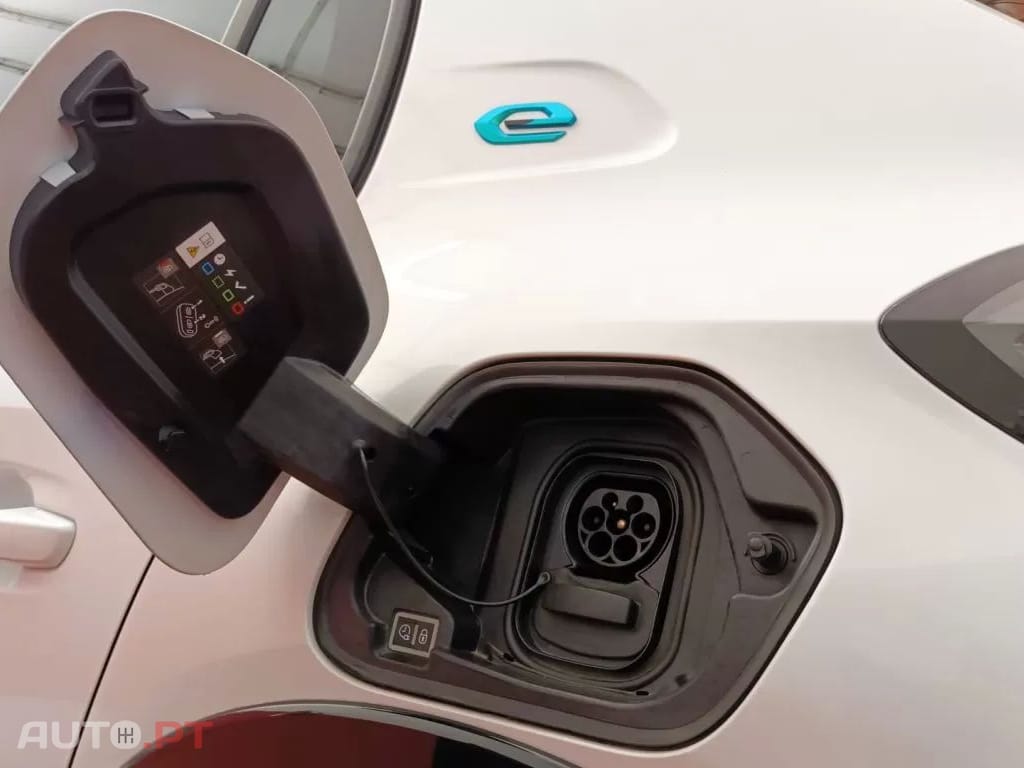 Peugeot E-208 Allure Pack