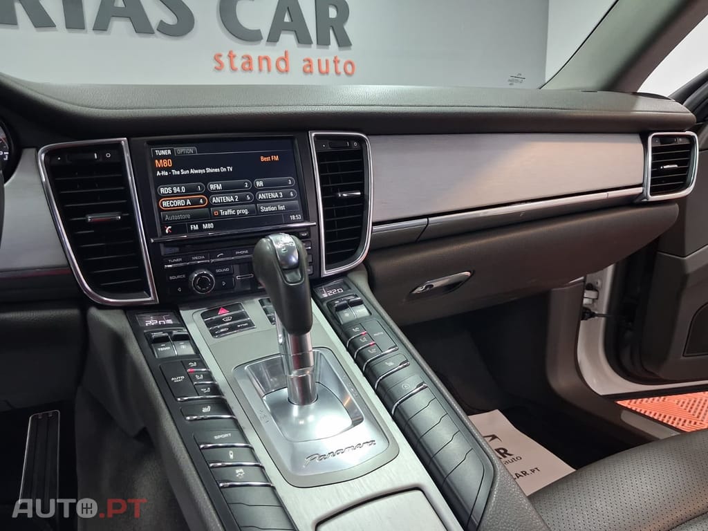 Porsche Panamera 3.0 V6 platinum edition