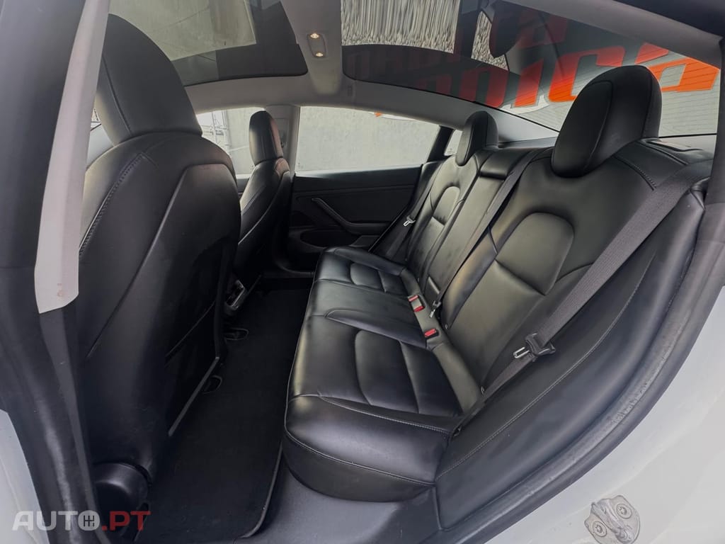 Tesla Model 3 Standard Range Plus RWD